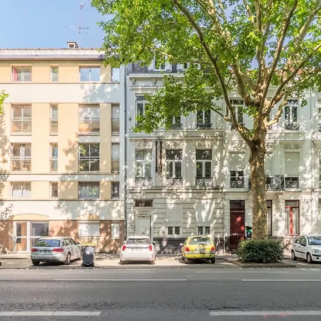 Joli A Deux Pas De L'universite Catholique * Lila