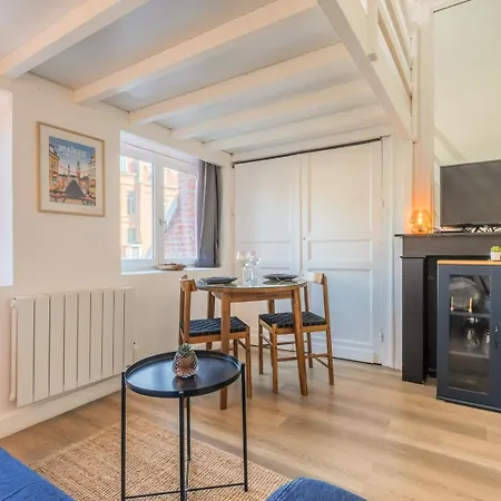 Appartement Joli A Deux Pas De L'universite Catholique