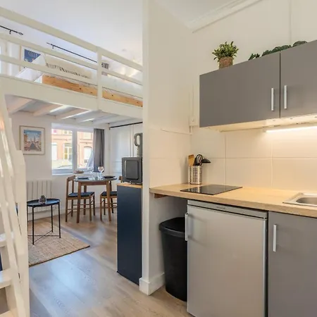 Joli A Deux Pas De L'universite Catholique