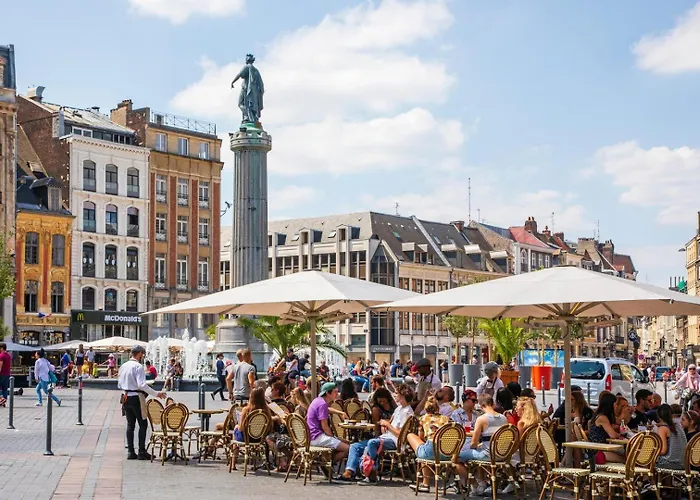 Joli A Deux Pas De L'universite Catholique *