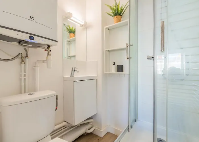 Joli A Deux Pas De L'universite Catholique *